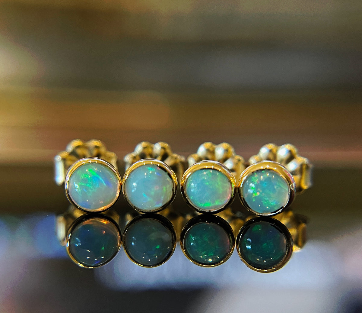 Yellow gold hot sale opal earrings