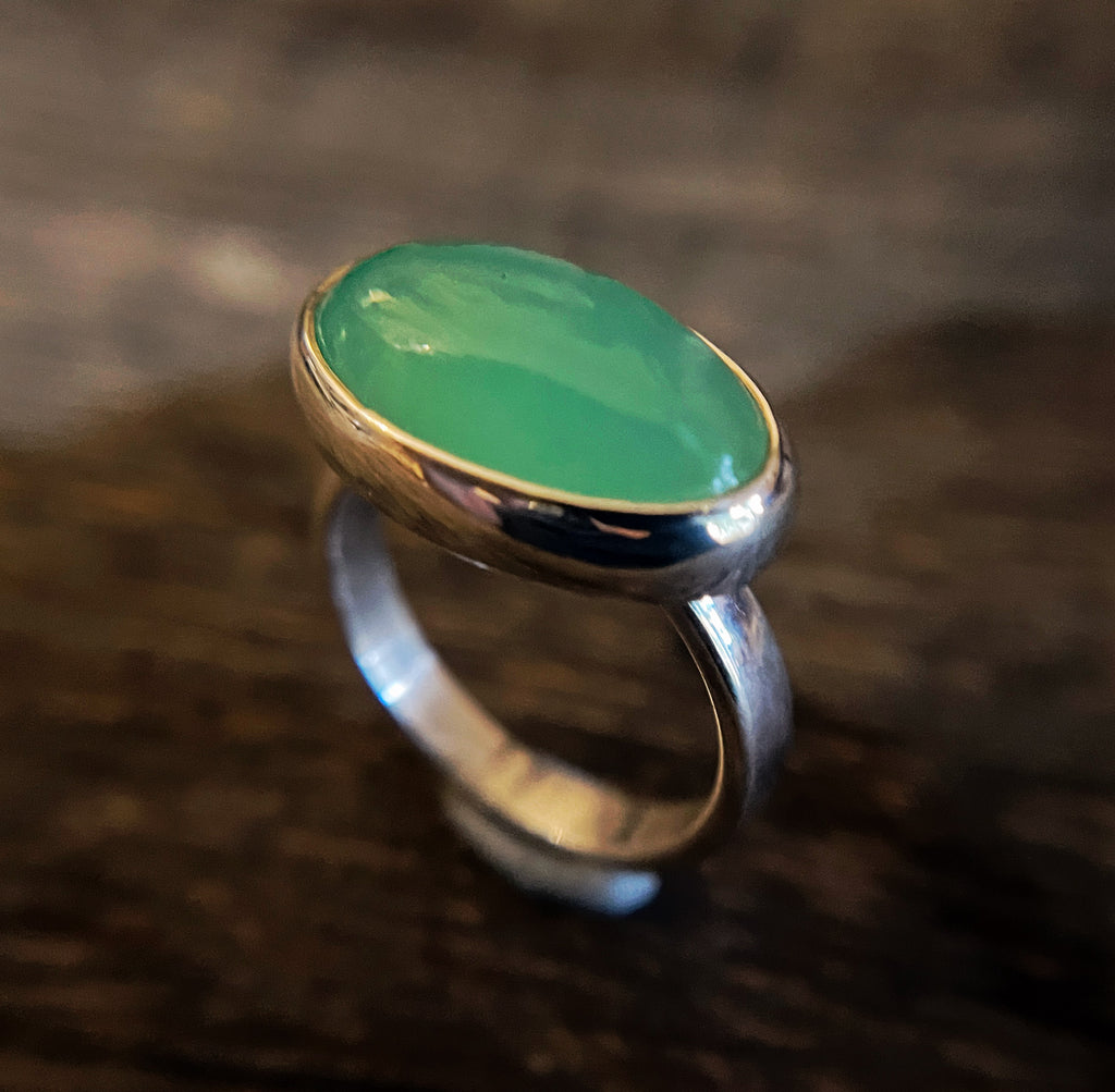 Green Chrysoprase Ring in Sterling Silver, Natural Chrysoprase Statement Ring, East West Oval Chrysoprase Bezel Ring, Handmade Gemstone Ring